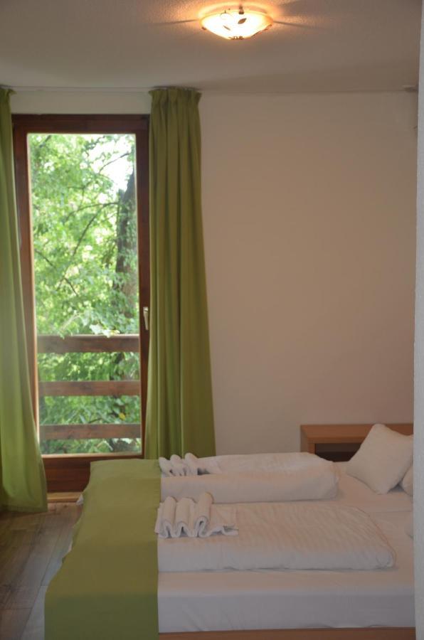 Hotel Viktoria Balatonalmádi Exterior foto