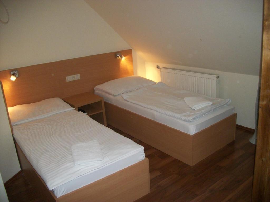 Hotel Viktoria Balatonalmádi Zimmer foto